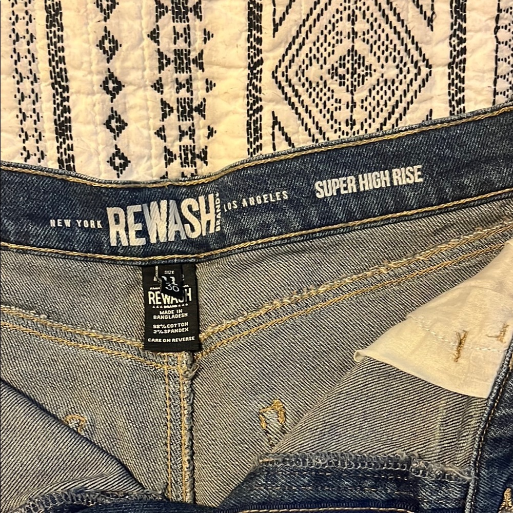 Rewash Super High Rise Shorts - Picture 3 of 4
